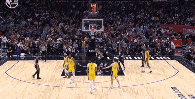 KAIYUN移动端-詹姆斯拉伤腹股沟退场 旧伤复发让湖人再蒙阴霾